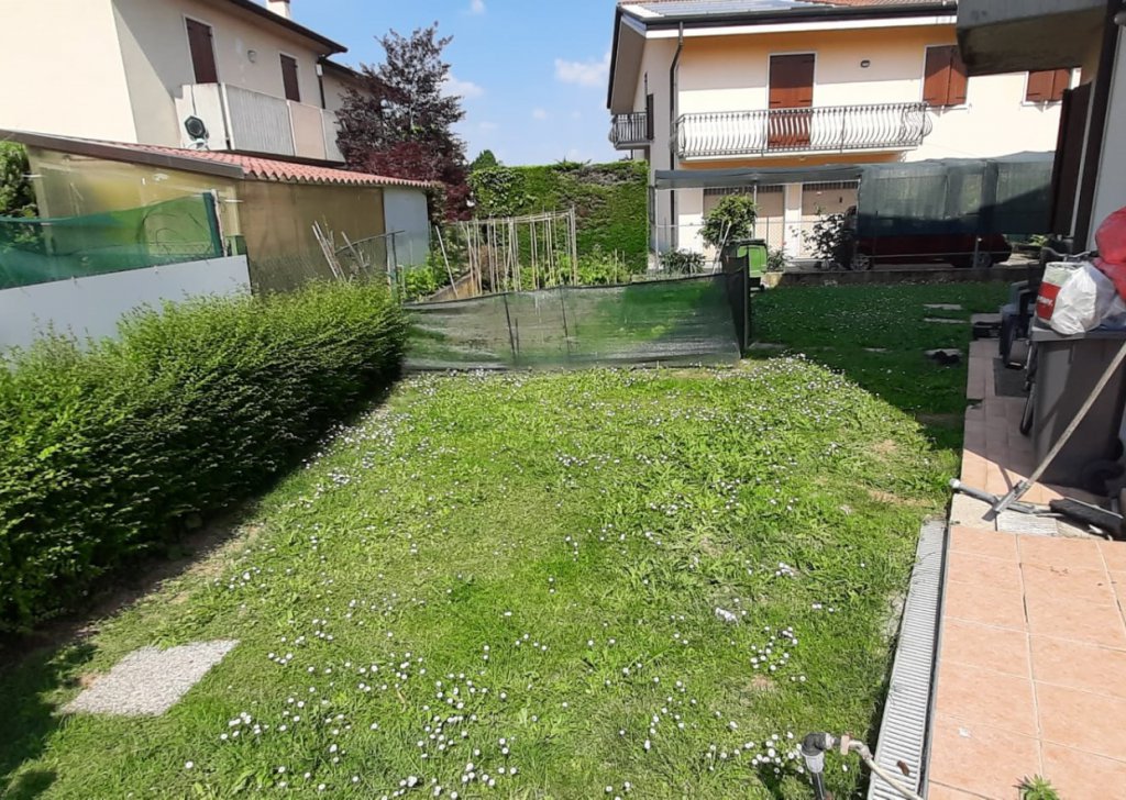 Vendita Appartamento Zevio - Appartamento tricamere con giardino e garage doppio Località CAPOLUOGO